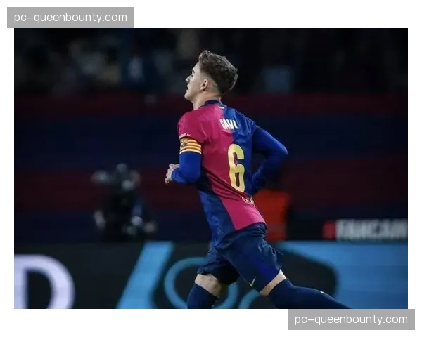 巴萨中场核心加维历经175天康复后归队训练，静待三月满血归来