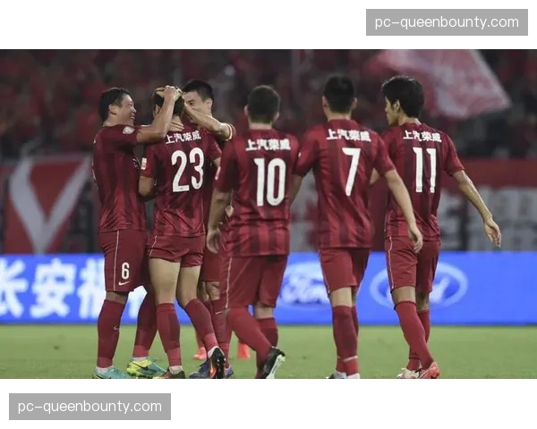 战术板：复盘里尔失利一役，双边卫助攻幅度过大导致身后空当被利用